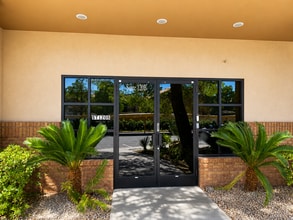 6787 W Tropicana Ave, Las Vegas, NV à louer Photo du bâtiment- Image 1 de 7