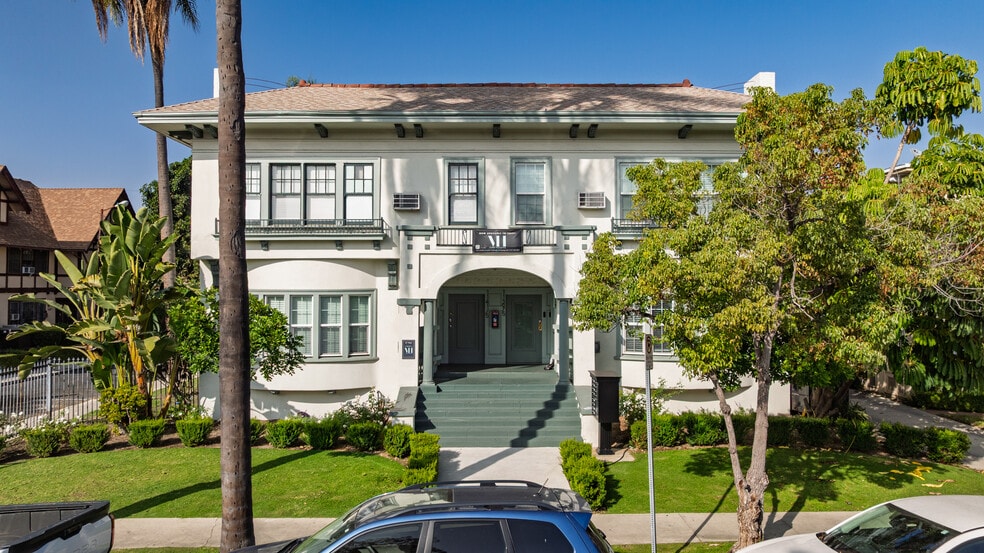 1139 W 27th St, Los Angeles, CA for sale - Primary Photo - Image 1 of 19