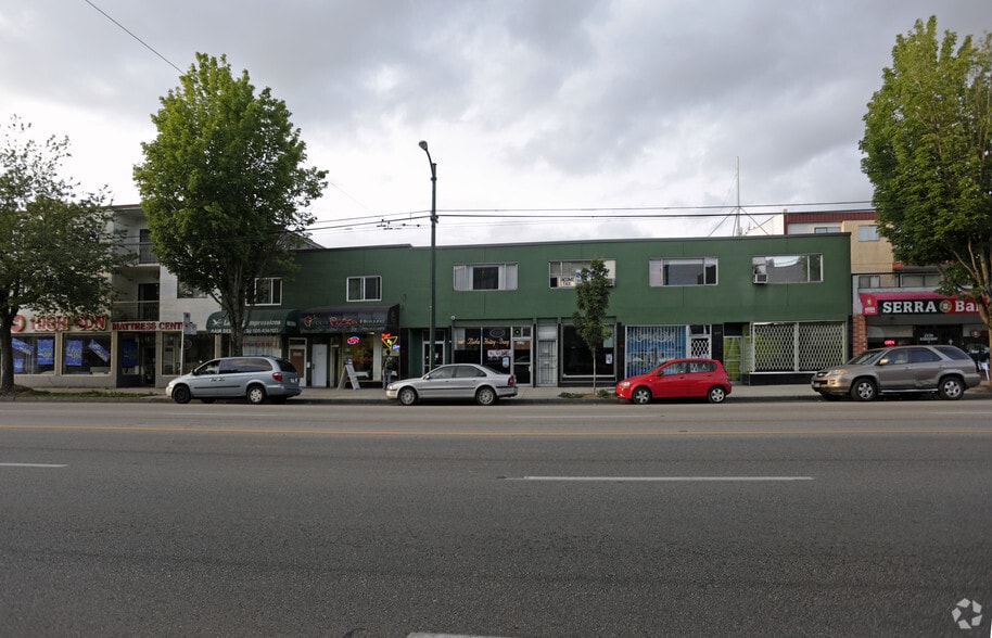 2115-2127 Kingsway, Vancouver, BC à louer - Photo du bâtiment - Image 2 de 6