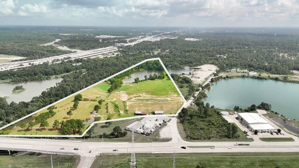 2107 N Houston Ave, Humble, TX à vendre - Vidéo sur l’inscription commerciale - Image 2 de 13