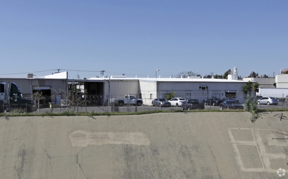 414 N Hale Ave, Escondido, CA for sale - Building Photo - Image 2 of 2