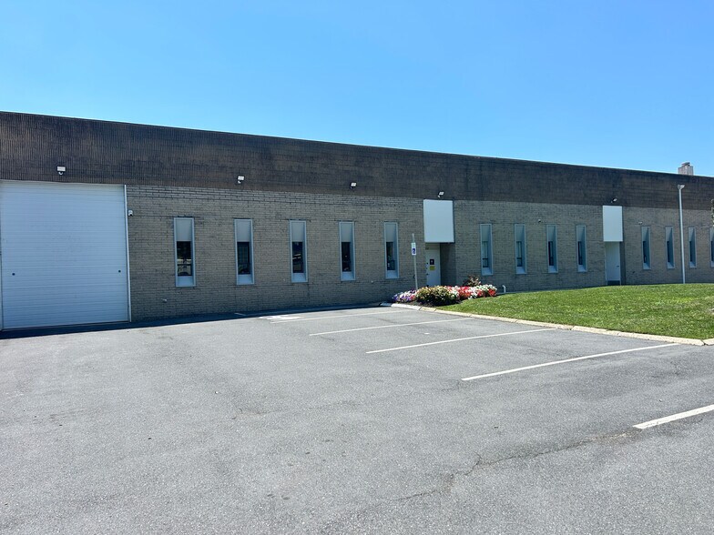 5209 Holland Dr, Beltsville, MD à vendre - Photo du bâtiment - Image 2 de 11