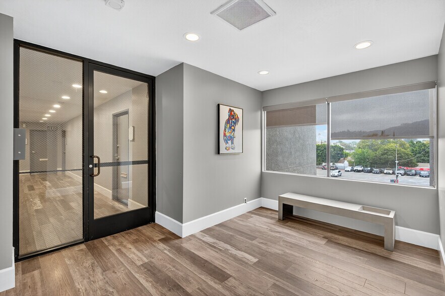 10999 Riverside Dr, North Hollywood, CA à louer - Photo intérieure - Image 3 de 13