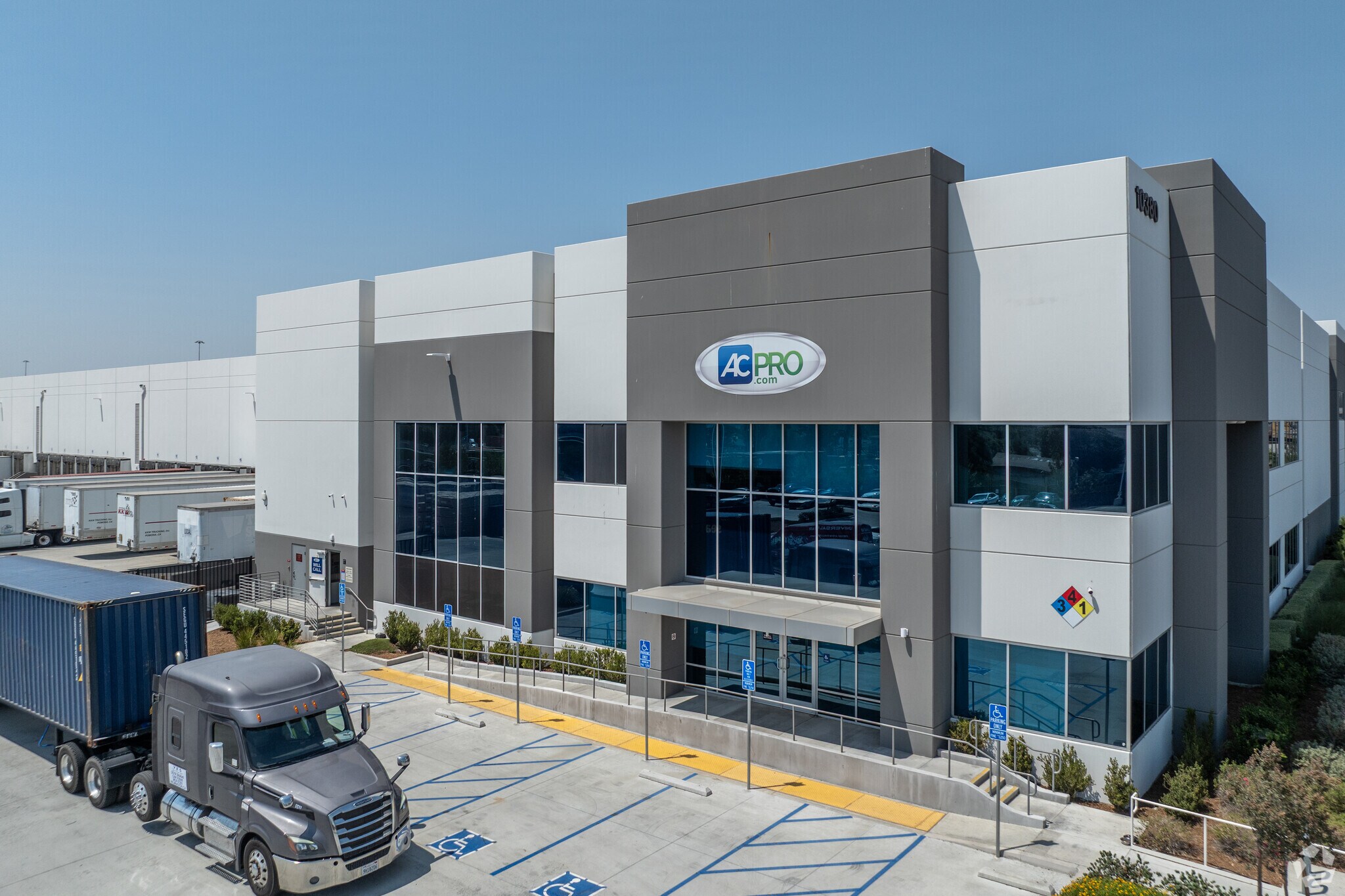 10380 Alder Ave, Bloomington, CA for lease Primary Photo- Image 1 of 5