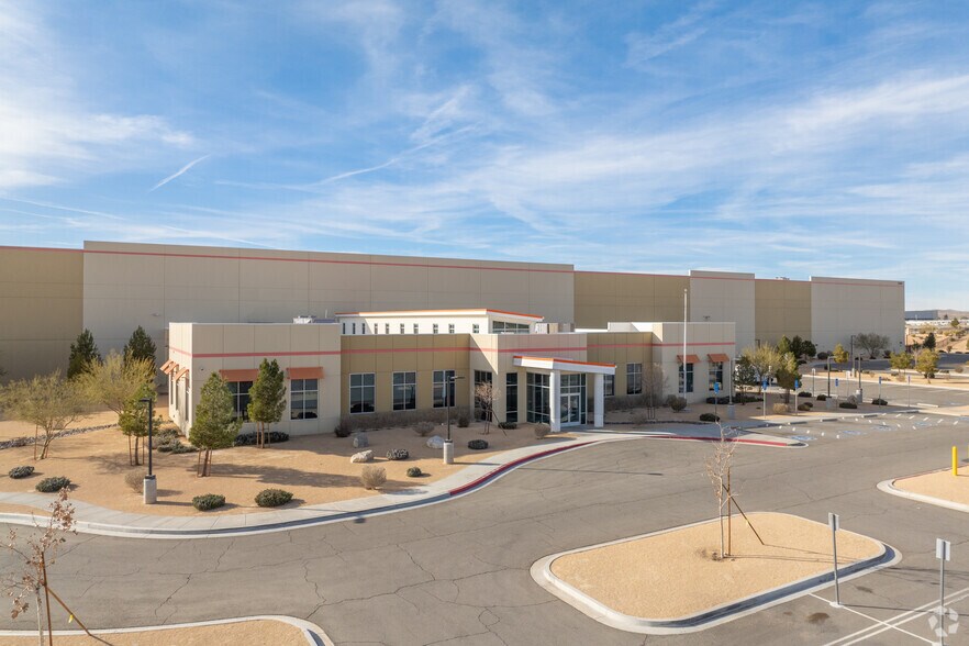 18880 Navajo Rd, Apple Valley, CA à vendre - Photo du bâtiment - Image 3 de 9