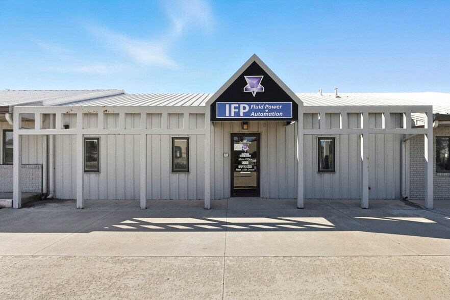 3911 Merchant Rd, Fort Wayne, IN for lease - Building Photo - Image 2 of 14