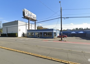 12546 Aurora Ave N, Seattle, WA for lease Building Photo- Image 2 of 8