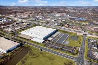 10000 Franklin Square Dr, Nottingham, MD à louer Photo du bâtiment- Image 1 de 1