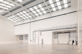 Eastman Edge & Harrow View, Harrow for lease Interior Photo- Image 2 of 9