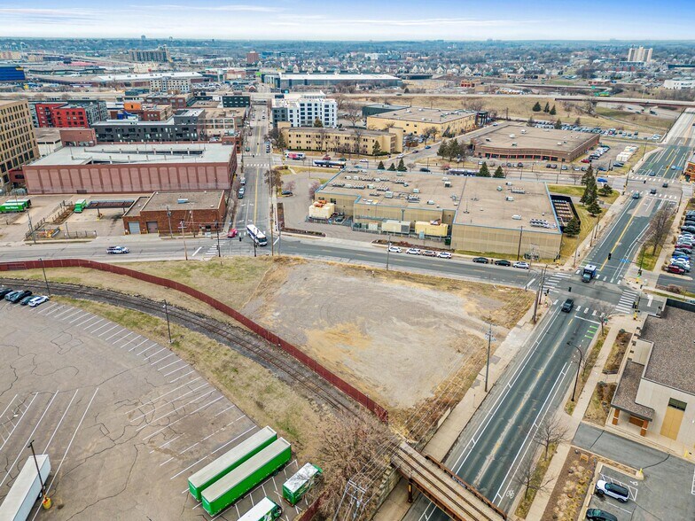 129 Plymouth, Minneapolis, MN à louer - Photo du bâtiment - Image 3 de 8