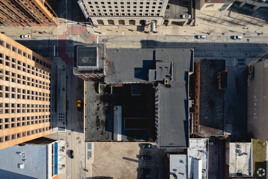 243 N Huron St, Toledo, OH for lease - Building Photo - Image 3 of 3