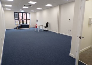 23-25 Fore St, Totnes à louer Photo intérieure- Image 2 de 3