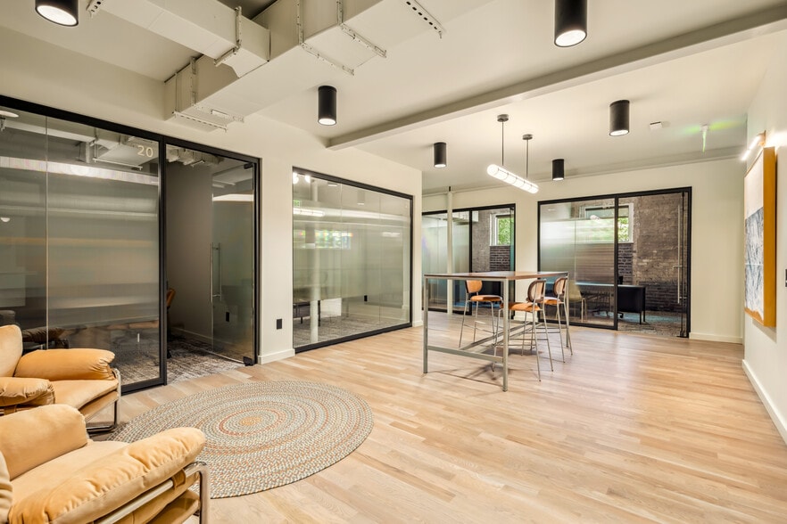 110-122 Glenwood Ave, Raleigh, NC for lease - Building Photo - Image 3 of 12