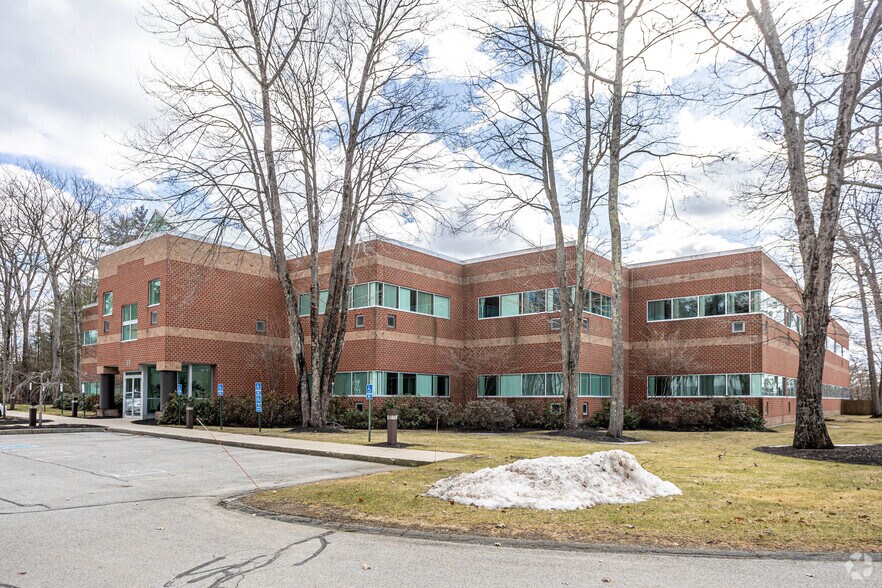 43 Nagog Park, Acton, MA à vendre - Photo du bâtiment - Image 3 de 6