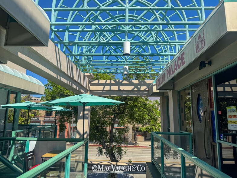 950 E Colorado Blvd, Pasadena, CA for lease - Building Photo - Image 3 of 17