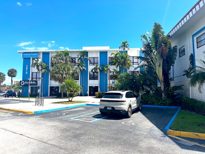 2810 E Oakland Park Blvd, Fort Lauderdale, FL à louer - Photo du bâtiment - Image 2 de 10