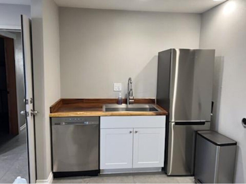 1913 E 17th St, Santa Ana, CA à vendre - Photo intérieure - Image 3 de 46