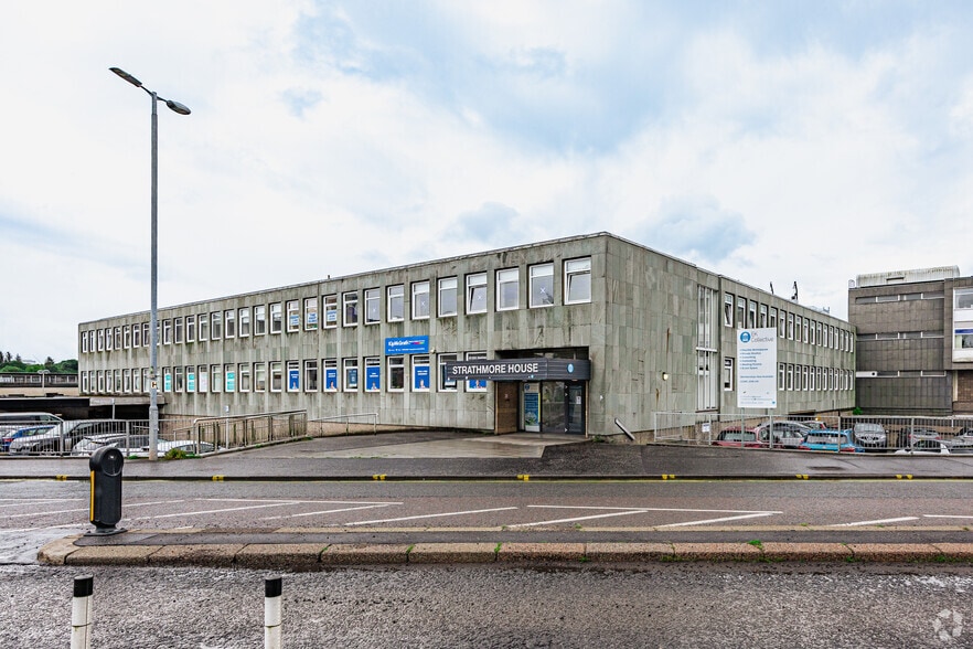 Princess square Rd, East Kilbride for sale - Primary Photo - Image 1 of 28