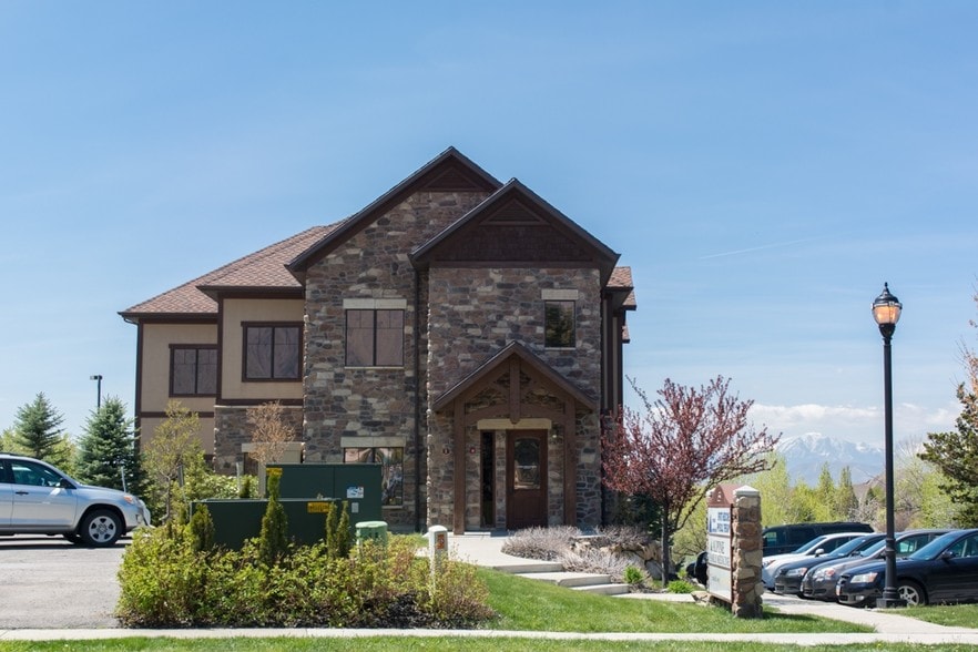 155 W Canyon Crest Rd, Alpine, UT for sale - Building Photo - Image 2 of 9