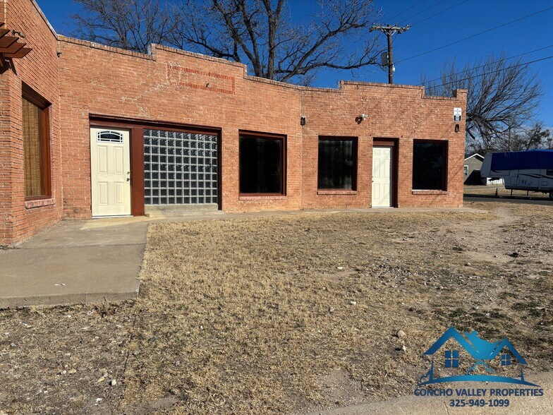 324 E Harris St, San Angelo, TX à louer - Photo du bâtiment - Image 3 de 3
