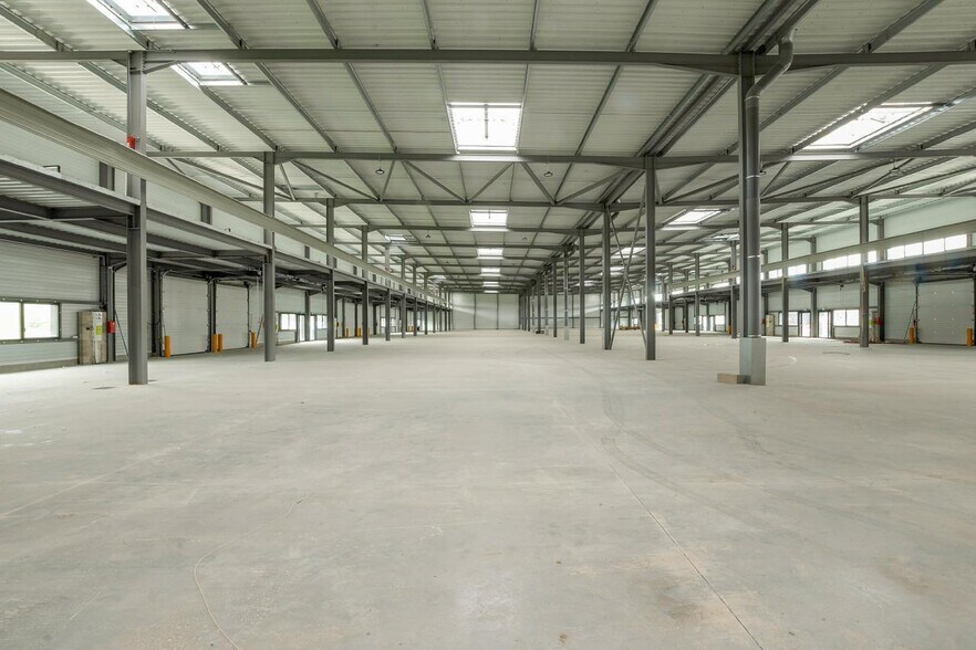 Flex in Aulnay-sous-Bois for lease - Interior Photo - Image 3 of 8