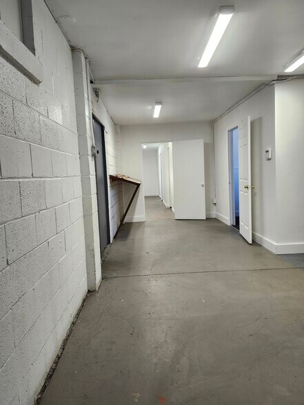 1776 S 900 W Salt Lake portefeuille de 4 propriétés à vendre sur LoopNet.ca - Photo intérieure - Image 2 de 9