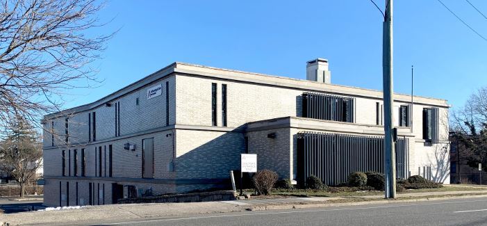 226 Clinton St, Hempstead, NY for lease - Primary Photo - Image 1 of 1