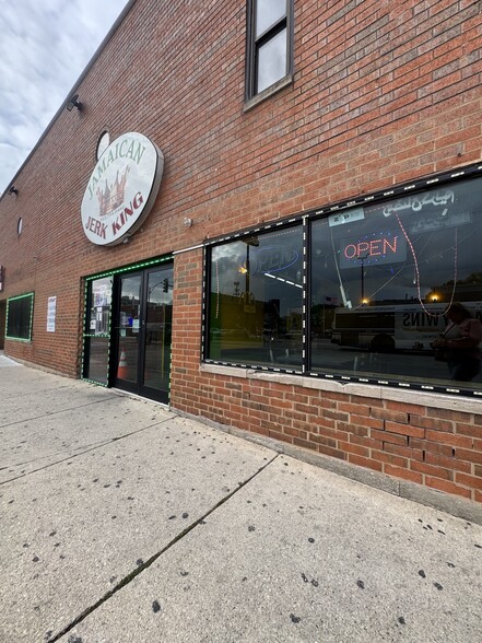 200-210 E 35th St, Chicago, IL for sale - Building Photo - Image 3 of 4