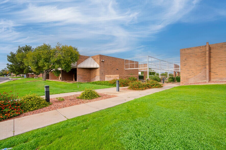 14300 W Granite Valley Dr, Sun City West, AZ à louer - Photo du bâtiment - Image 3 de 6
