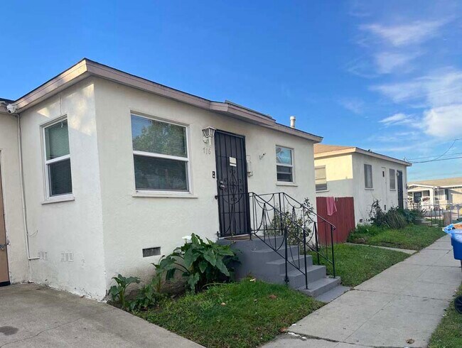 More details for 1068 McDonald Ave, Wilmington, CA - Multifamily for Sale