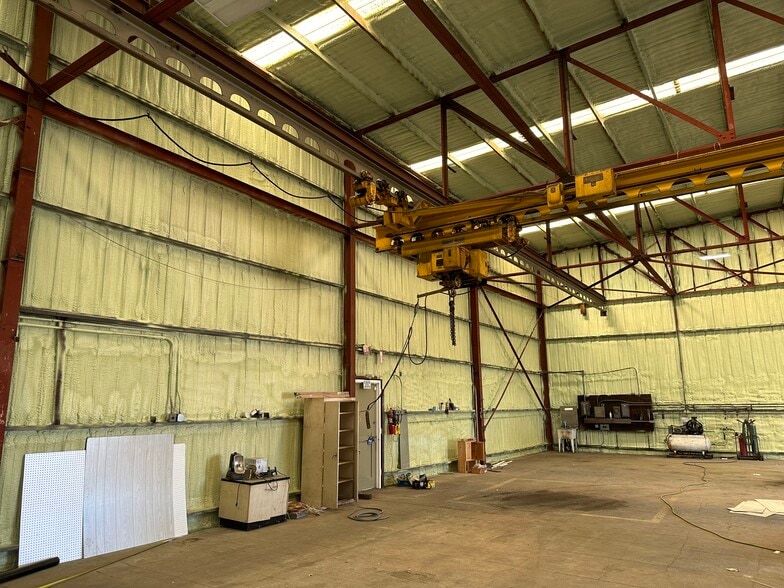 4300 Evora Rd, Pittsburg, CA à louer - Photo du bâtiment - Image 3 de 9