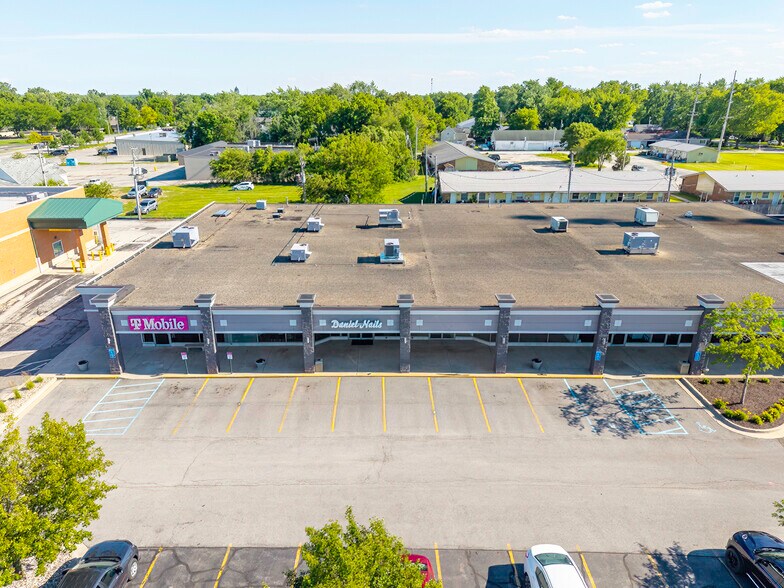 539-545 N Line St, Columbia City, IN à louer - Photo du bâtiment - Image 3 de 13