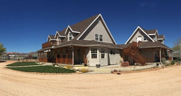 412 S Highway 12, Tropic, UT à vendre - Photo du bâtiment - Image 2 de 8