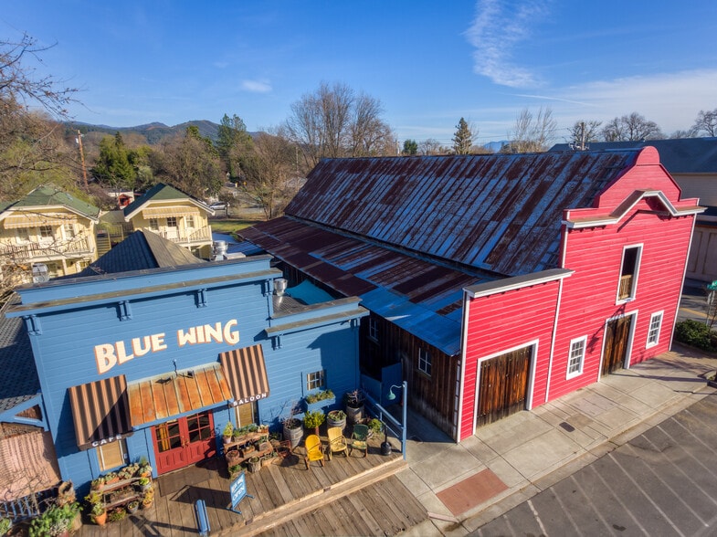 9510 Main St, Upper Lake, CA à vendre - Photo du bâtiment - Image 2 de 12