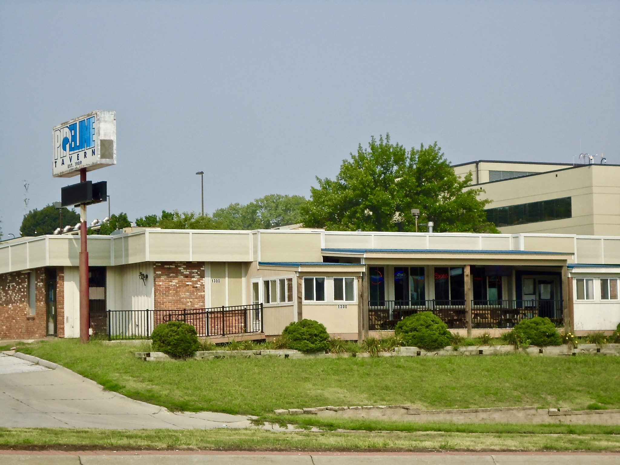 1300 S 72nd St, Omaha, NE for sale Primary Photo- Image 1 of 1