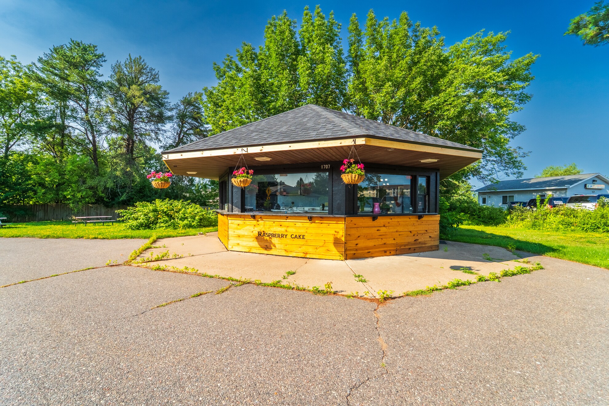 1707 Merrill Ave, Wausau, WI for lease Primary Photo- Image 1 of 30