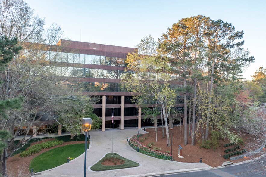 44 Inverness Center Pky, Birmingham, AL à louer - Vidéo aérienne - Image 3 de 44