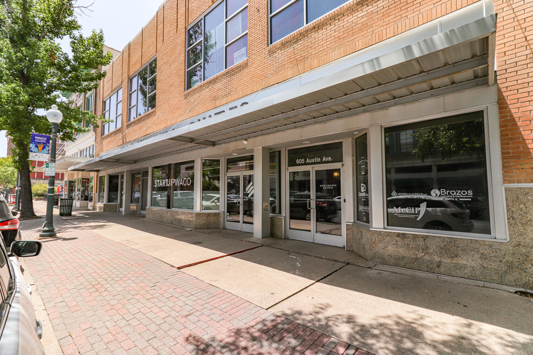 605 Austin Ave, Waco, TX à vendre Photo du bâtiment- Image 1 de 18