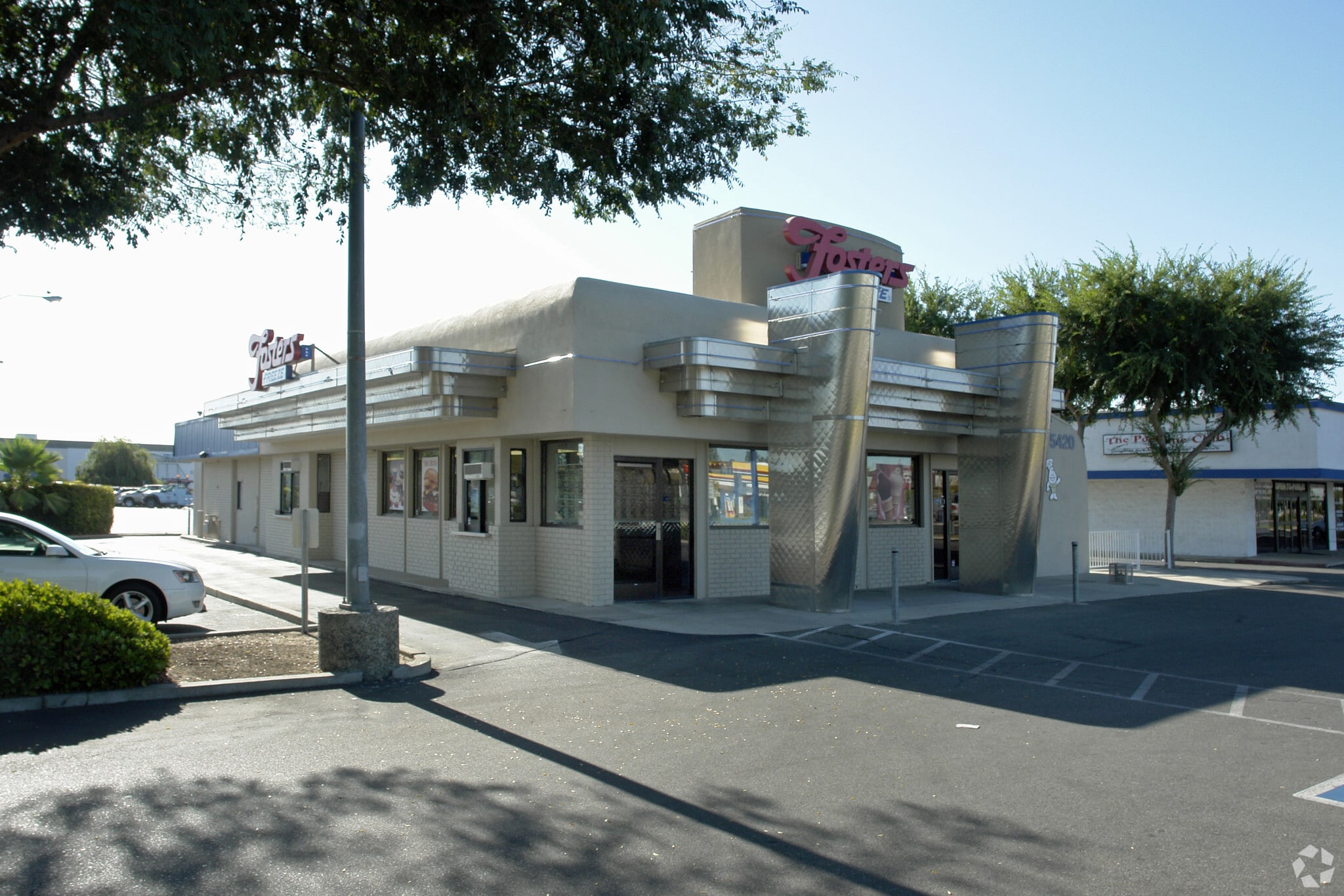5420 N Blackstone Ave, Fresno, CA for sale Primary Photo- Image 1 of 10