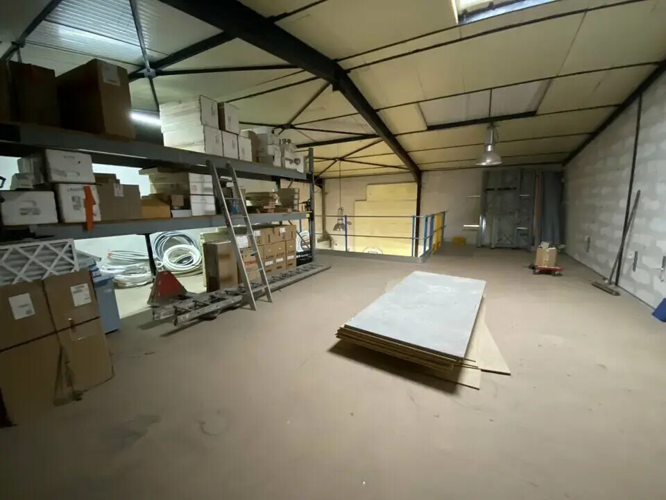 Flex in Eaubonne for lease Interior Photo- Image 1 of 10