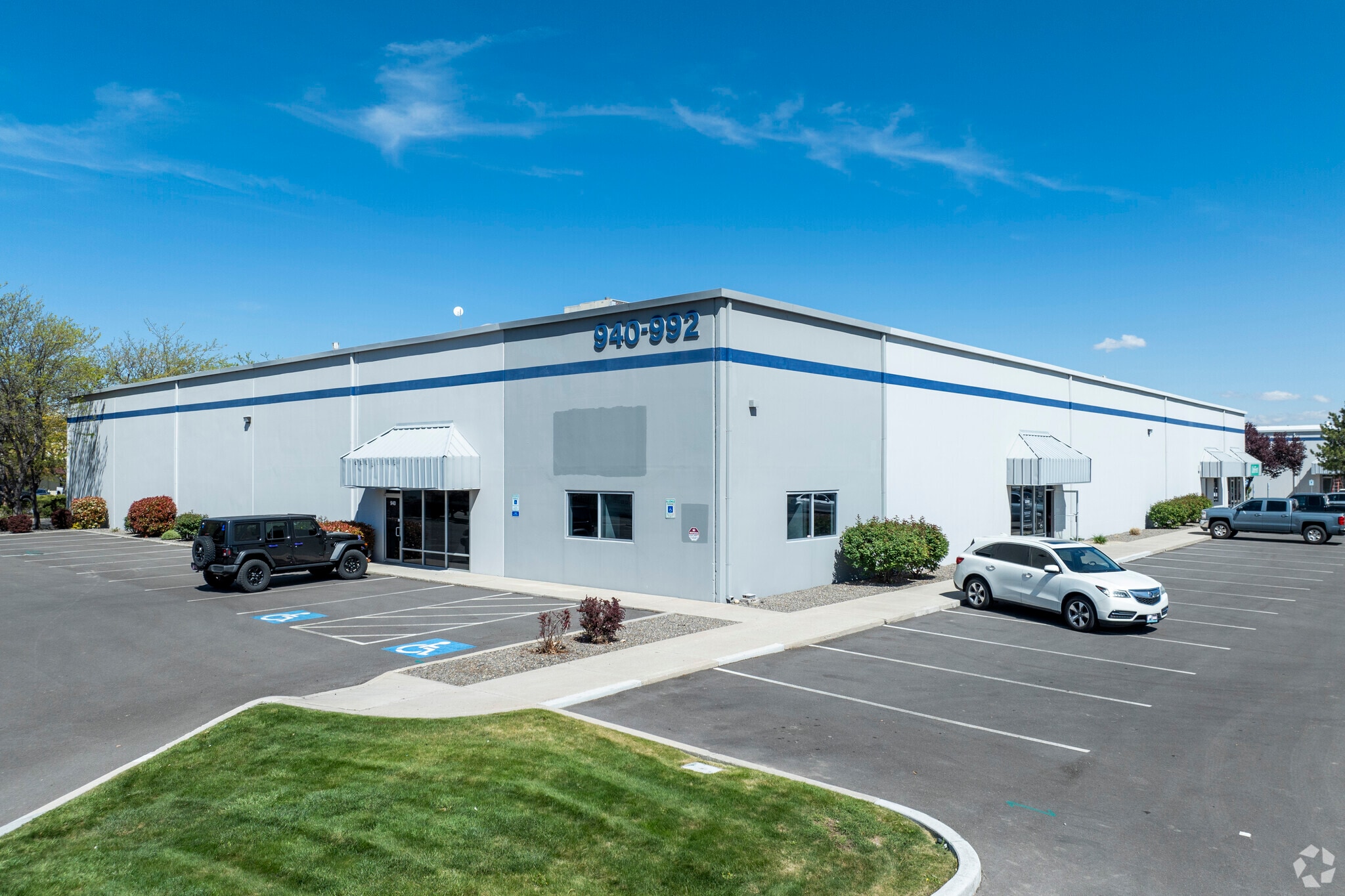 950-992 Spice Islands Dr, Sparks, NV for lease Building Photo- Image 1 of 7