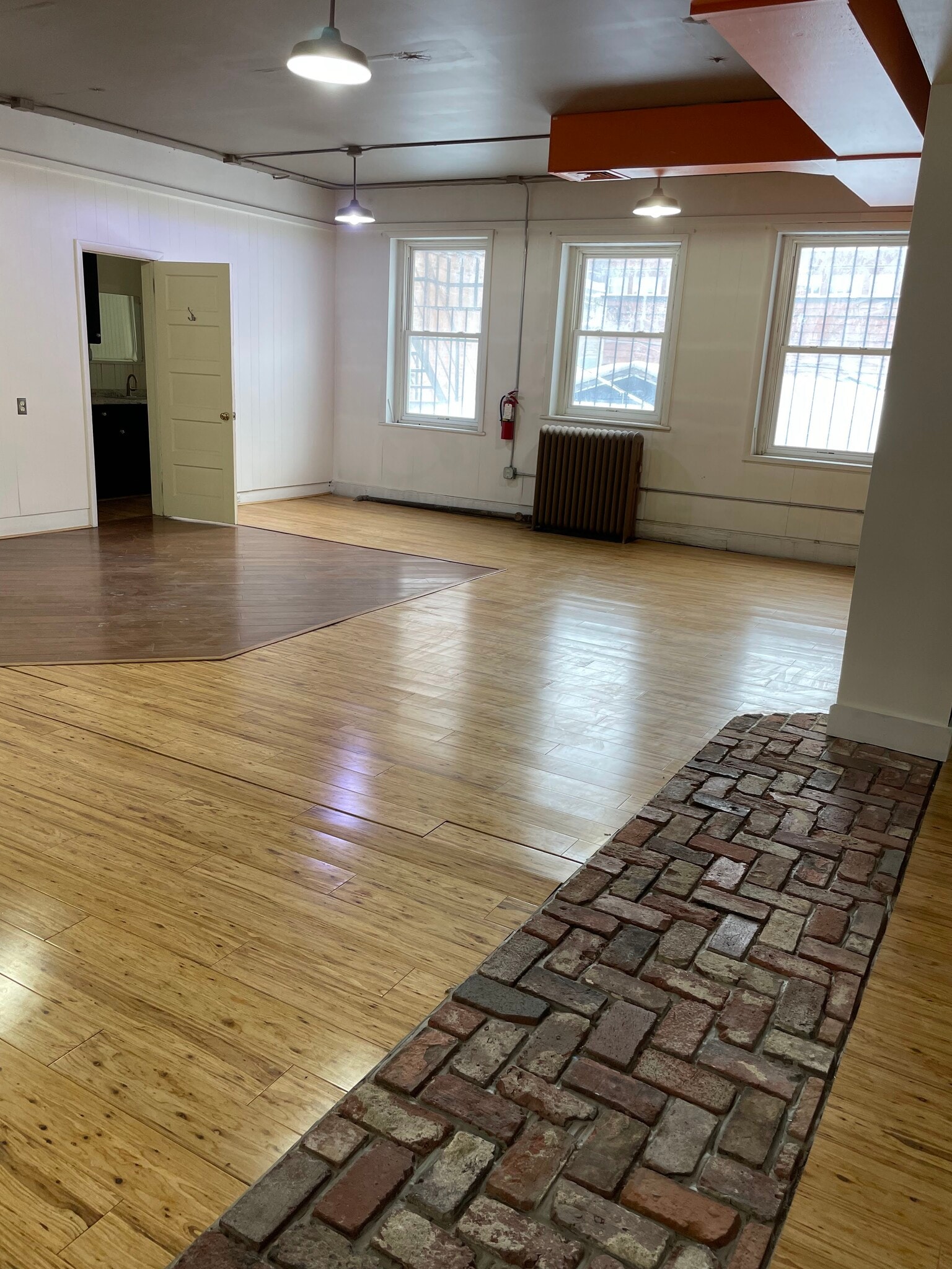 120 E State St, Ithaca, NY à louer Photo du bâtiment- Image 1 de 12