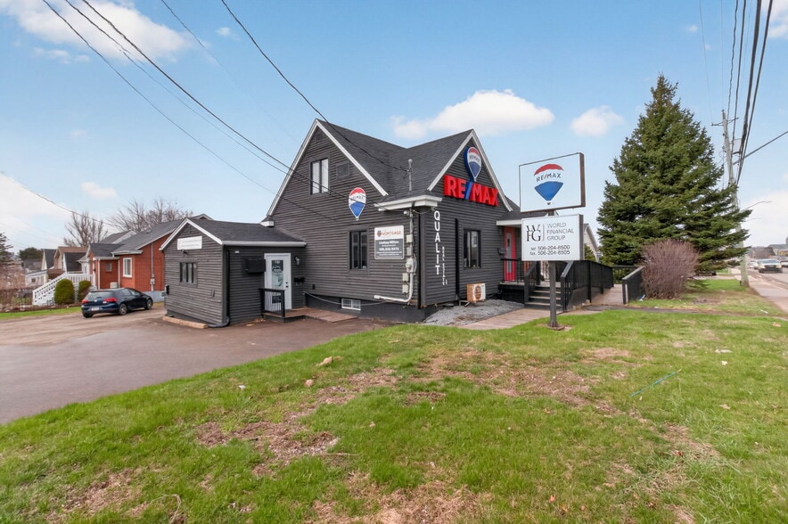 120 Champlain Rue, Dieppe, NB à vendre - Photo principale - Image 1 de 12