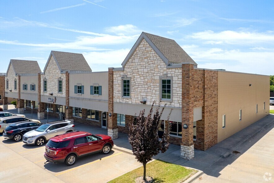 111 N Post Rd, Oklahoma City, OK à louer - Photo du bâtiment - Image 2 de 2