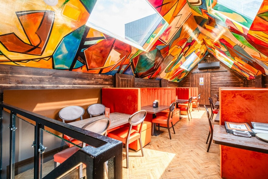 94 Brick Ln, London for lease - Interior Photo - Image 2 of 8