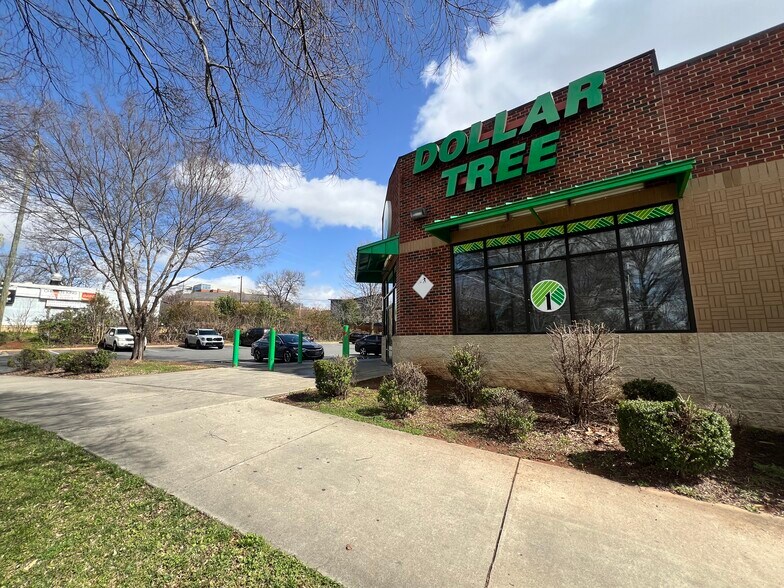 1720 W Trade St, Charlotte, NC à louer - Photo du bâtiment - Image 2 de 5