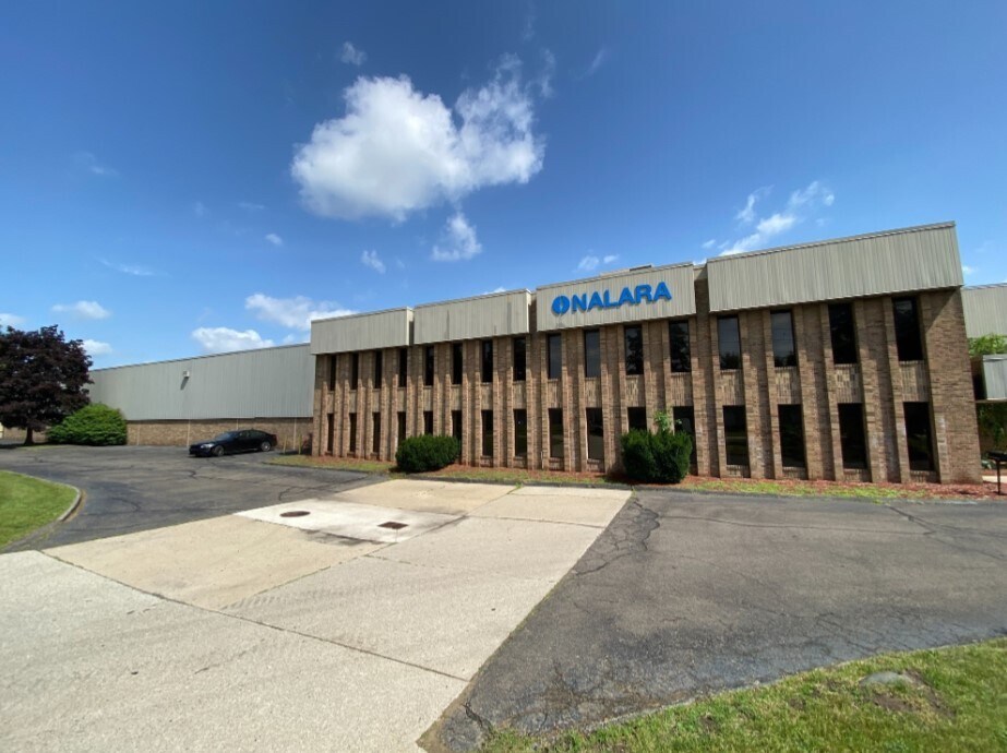 35000 Industrial Rd, Livonia, MI à louer Photo du bâtiment- Image 1 de 3