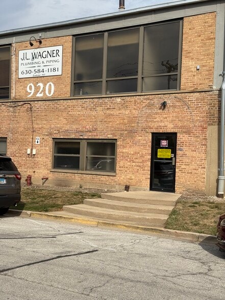 920 Cedar Ave, St Charles, IL for lease - Building Photo - Image 2 of 27