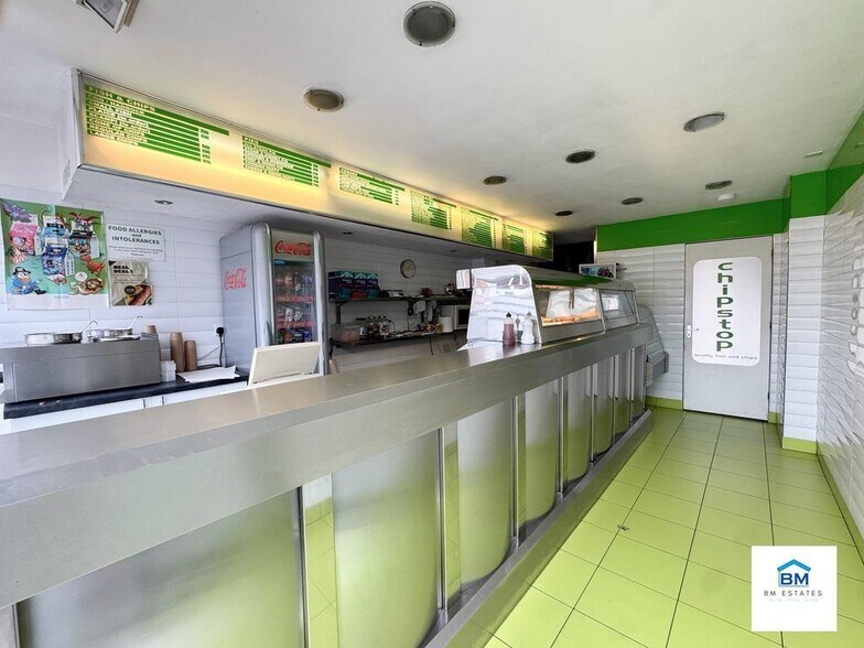 184 Fosse Rd N, Leicester à vendre - Photo du bâtiment - Image 2 de 14