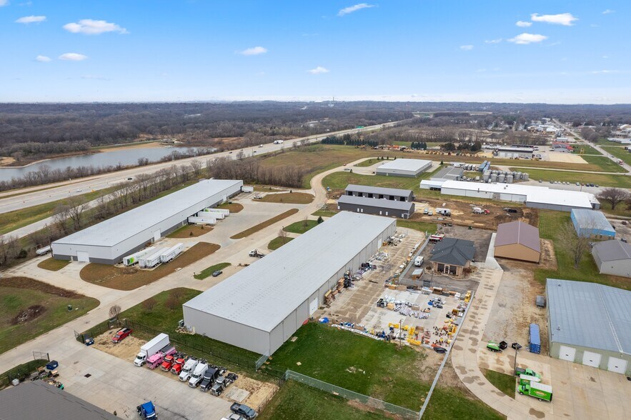 2811 - 2813 Geraldine, Waterloo, IA à vendre - Photo du bâtiment - Image 3 de 11